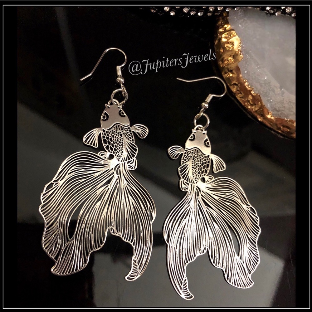 Clearance! SILVER LASER CHROME PLATE KOI BETA TROPICAL OCEAN FISH  EARRINGS